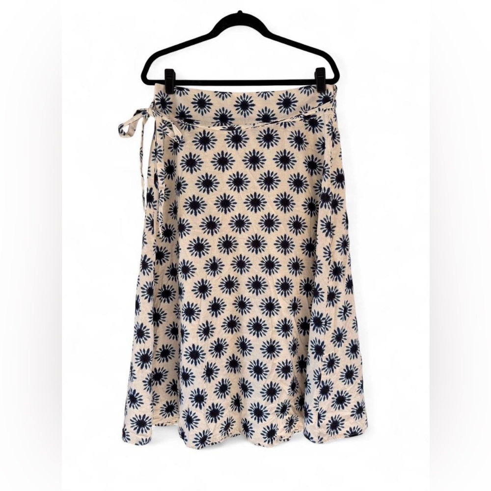 LOFT Blue and White Floral Midi A-Line Skirt- Size 10 - Picture 3 of 6